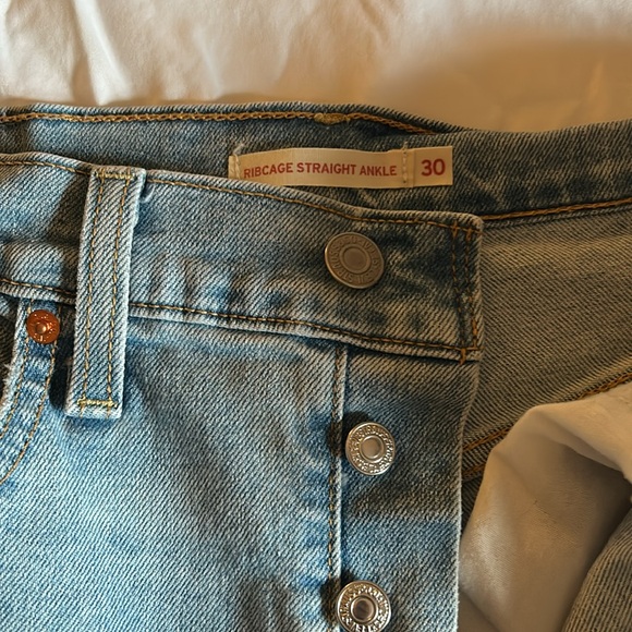 Levi’s ribcage straight ankle size 30 - Picture 2 of 5